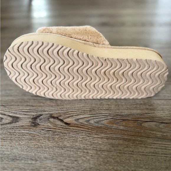 NEW NEVER WORN MUK LUKS Kirstey Slide in Irish Cream - Picture 6 of 9